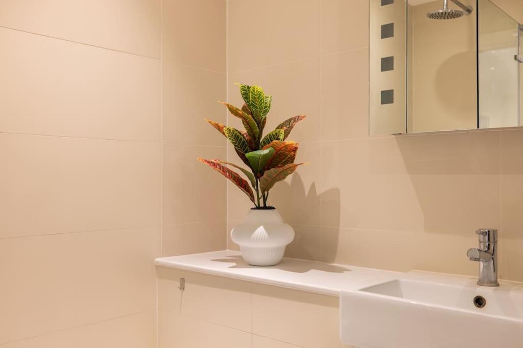 Wild Roses Serviced Apartments - Borough Λονδίνο Εξωτερικό φωτογραφία